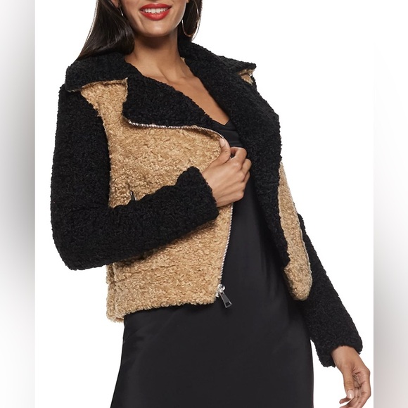 Nine West Jackets & Blazers - Nine West Sherpa bomber jacket in tan & black w/ asymmetrical zipper. XL